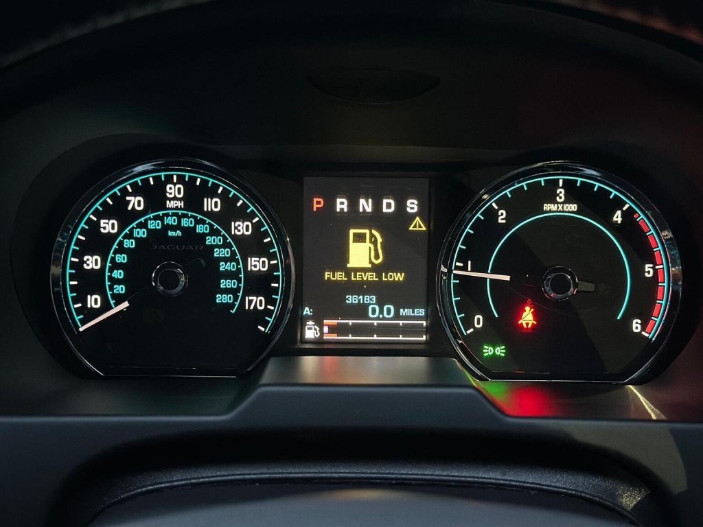 JAGUAR XF 3.0d V6 Premium Luxury Auto Euro 5 (s/s) 4dr 2014