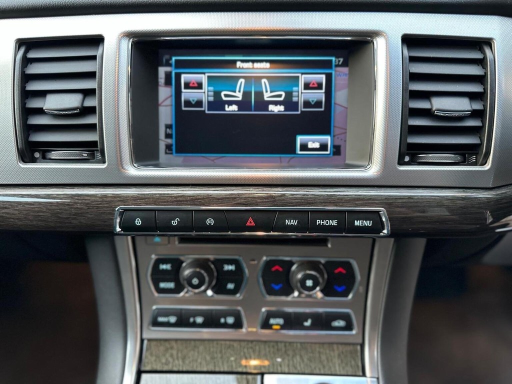 JAGUAR XF 3.0d V6 Premium Luxury Auto Euro 5 (s/s) 4dr 2014