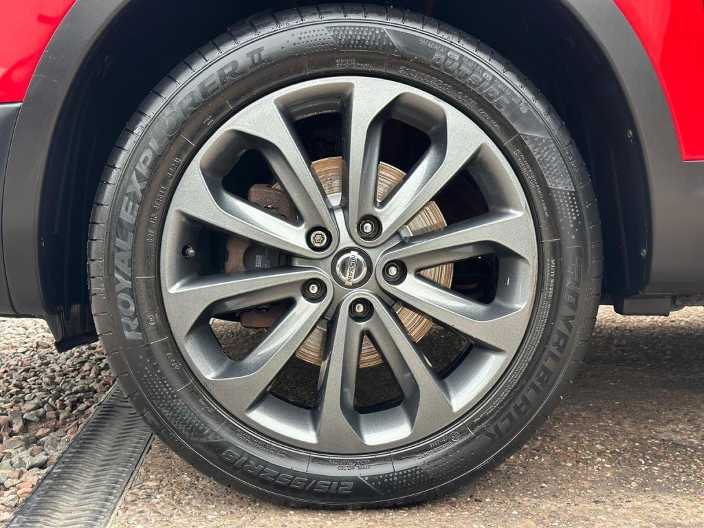 NISSAN QASHQAI 1.6 n-tec+ CVT 2WD Euro 5 5dr 2013