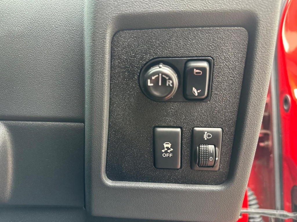 NISSAN QASHQAI 1.6 n-tec+ CVT 2WD Euro 5 5dr 2013