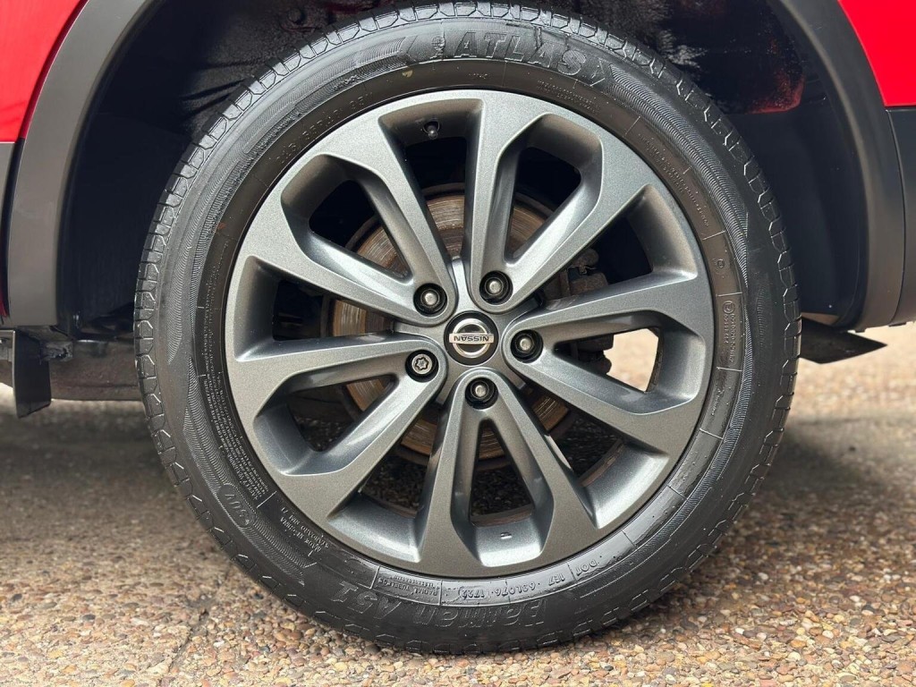 NISSAN QASHQAI 1.6 n-tec+ CVT 2WD Euro 5 5dr 2013