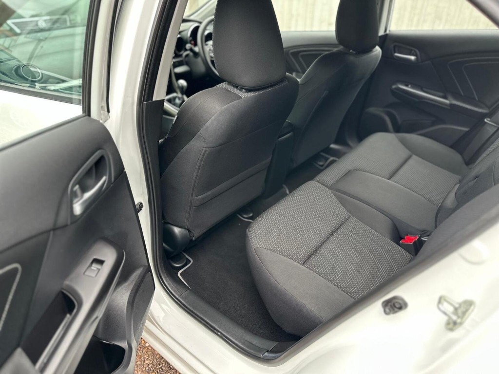 HONDA CIVIC 1.8 i-VTEC SE Plus (Navi) Euro 6 (s/s) 5dr 2017