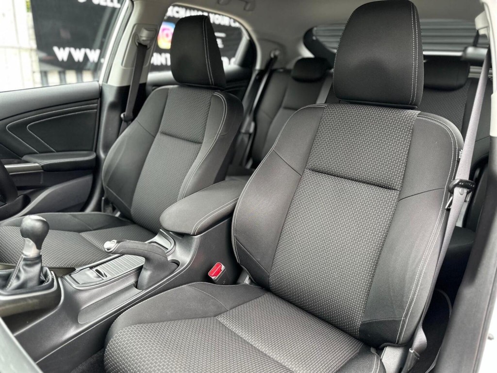 HONDA CIVIC 1.8 i-VTEC SE Plus (Navi) Euro 6 (s/s) 5dr 2017