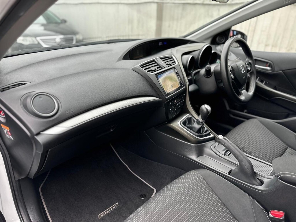 HONDA CIVIC 1.8 i-VTEC SE Plus (Navi) Euro 6 (s/s) 5dr 2017