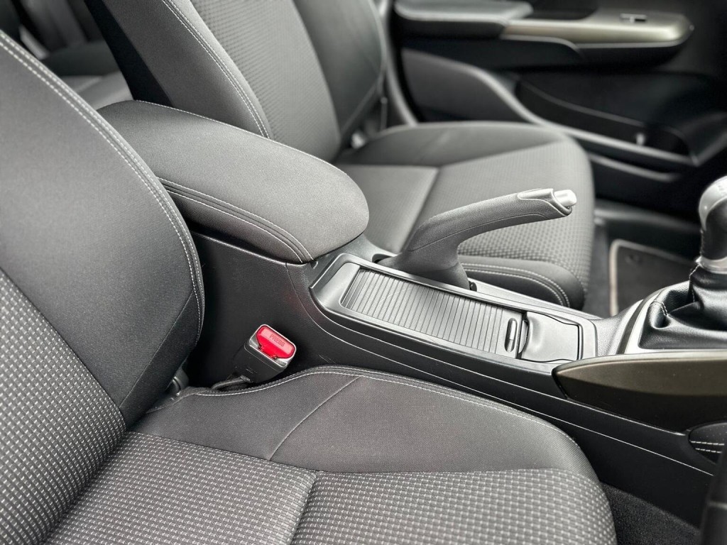 HONDA CIVIC 1.8 i-VTEC SE Plus (Navi) Euro 6 (s/s) 5dr 2017