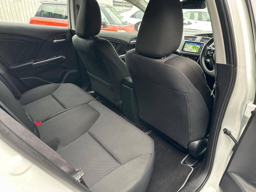 HONDA CIVIC 1.8 i-VTEC SE Plus (Navi) Euro 6 (s/s) 5dr 2017