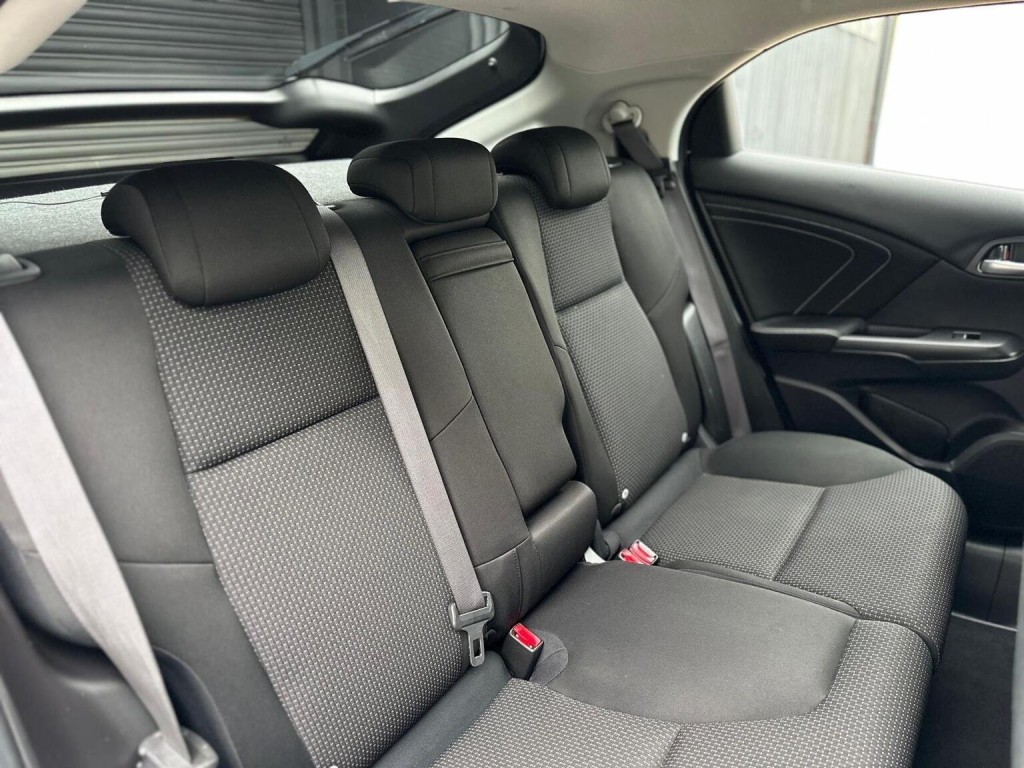 HONDA CIVIC 1.8 i-VTEC SE Plus (Navi) Euro 6 (s/s) 5dr 2017