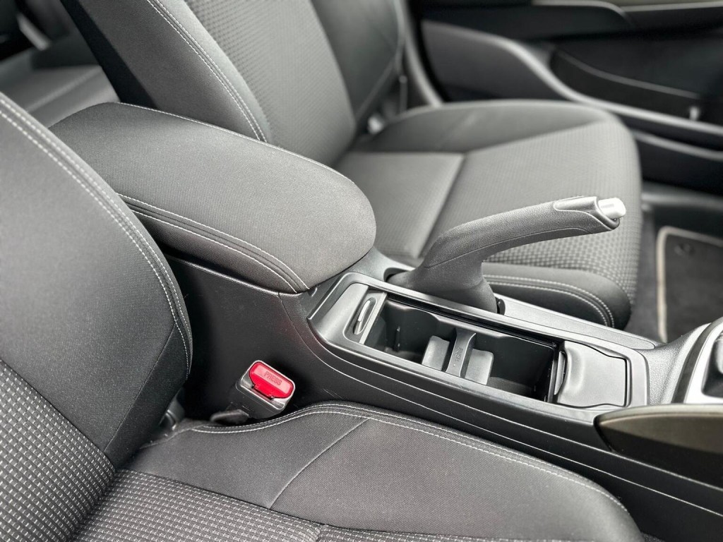 HONDA CIVIC 1.8 i-VTEC SE Plus (Navi) Euro 6 (s/s) 5dr 2017