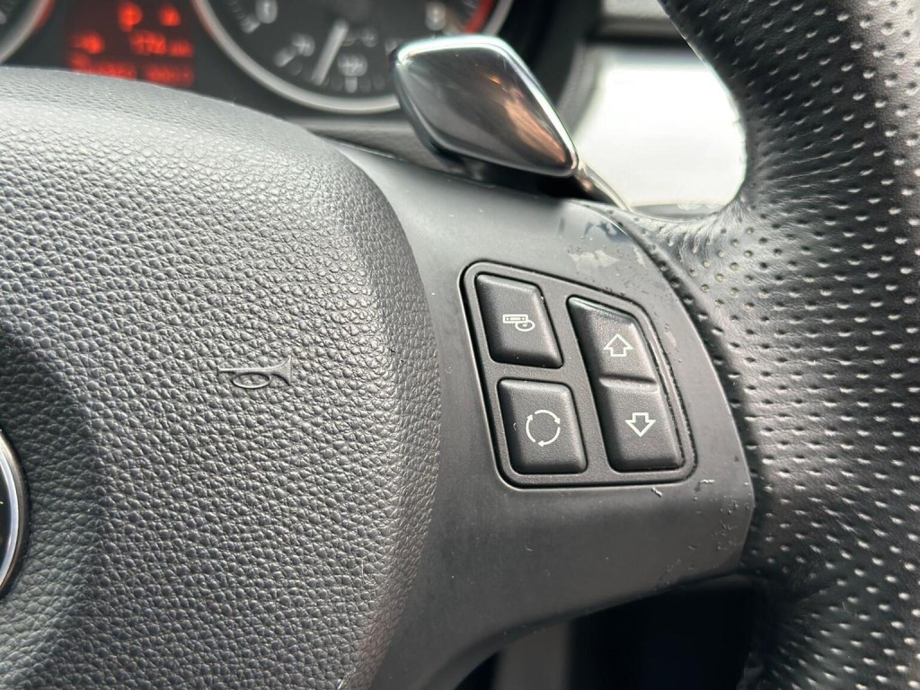 BMW 3 SERIES 3.0 330i M Sport Steptronic Euro 5 2dr 2010