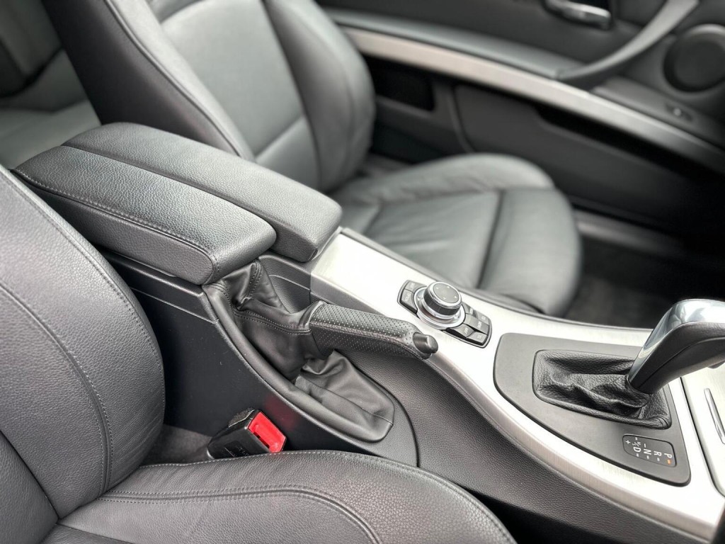 BMW 3 SERIES 3.0 330i M Sport Steptronic Euro 5 2dr 2010