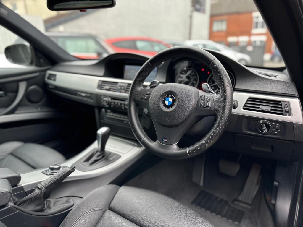 BMW 3 SERIES 3.0 330i M Sport Steptronic Euro 5 2dr 2010