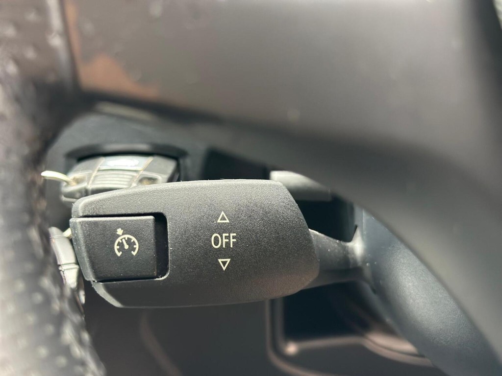 BMW 3 SERIES 3.0 330i M Sport Steptronic Euro 5 2dr 2010