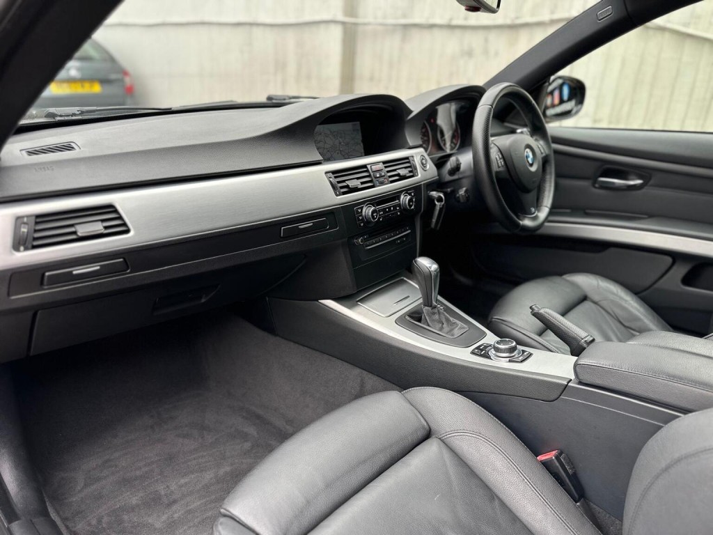 BMW 3 SERIES 3.0 330i M Sport Steptronic Euro 5 2dr 2010
