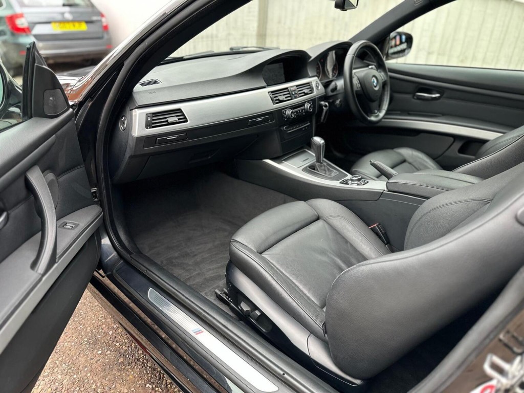 BMW 3 SERIES 3.0 330i M Sport Steptronic Euro 5 2dr 2010