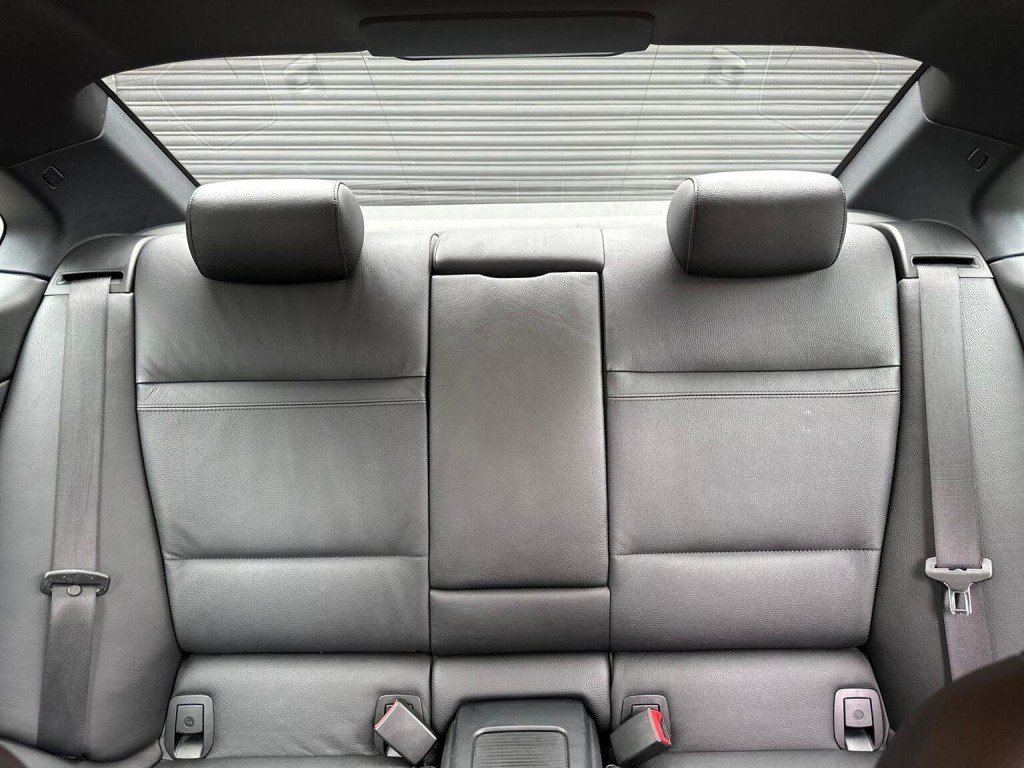 BMW 3 SERIES 3.0 330i M Sport Steptronic Euro 5 2dr 2010