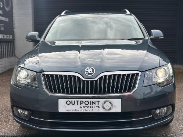 View SKODA SUPERB 1.8 TSI Elegance DSG Euro 5 5dr