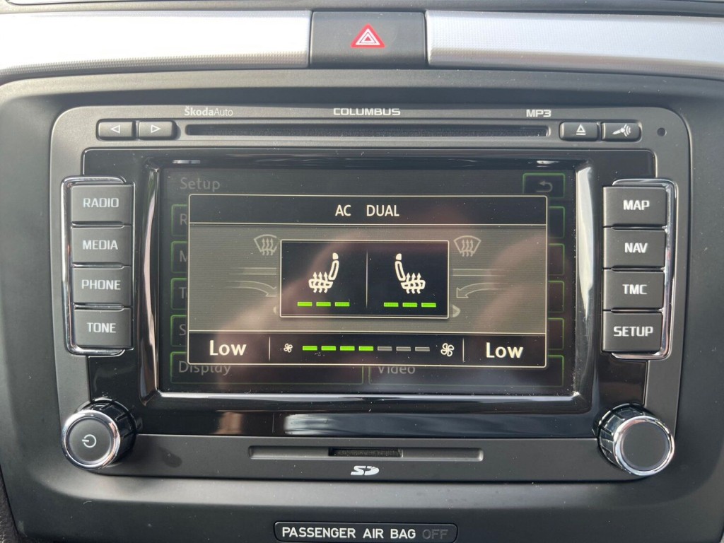 SKODA SUPERB 2.0 TDI Elegance DSG 5dr 2012