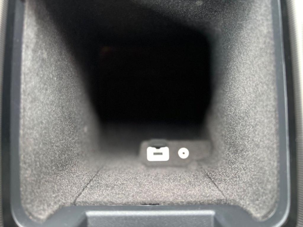 VOLVO C30 2.0 D3 R-Design Sports Coupe Euro 5 3dr 2011