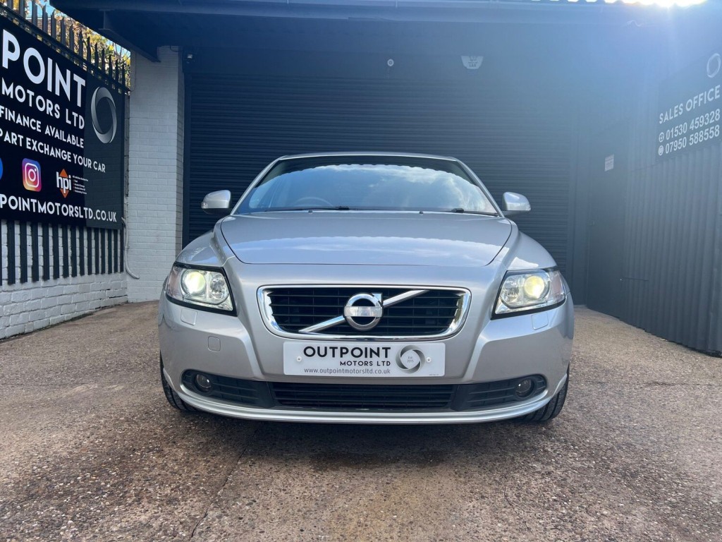VOLVO S40 2.0 D3 SE Lux Euro 5 4dr 2011