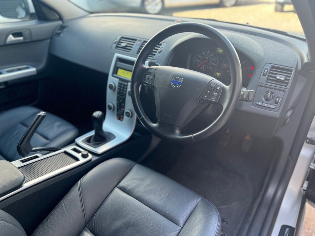 VOLVO S40 2.0 D3 SE Lux Euro 5 4dr 2011