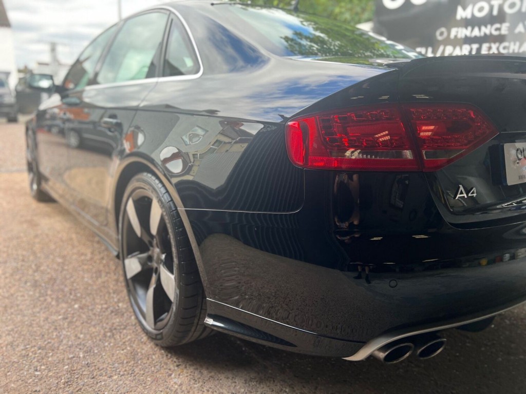 AUDI A4 2.0 TFSI Dynamik S Tronic quattro Euro 5 4dr 2011