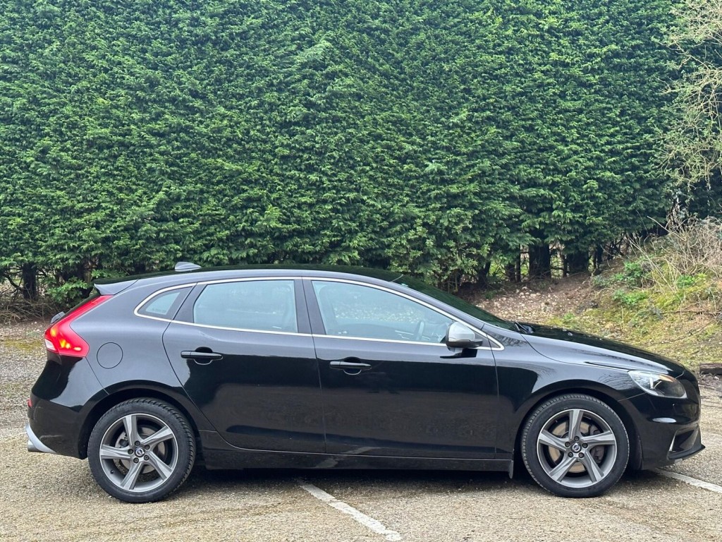 VOLVO V40