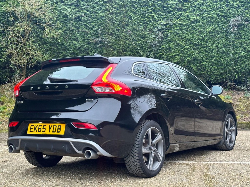 VOLVO V40