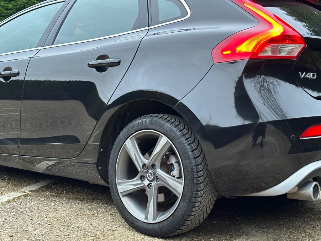VOLVO V40