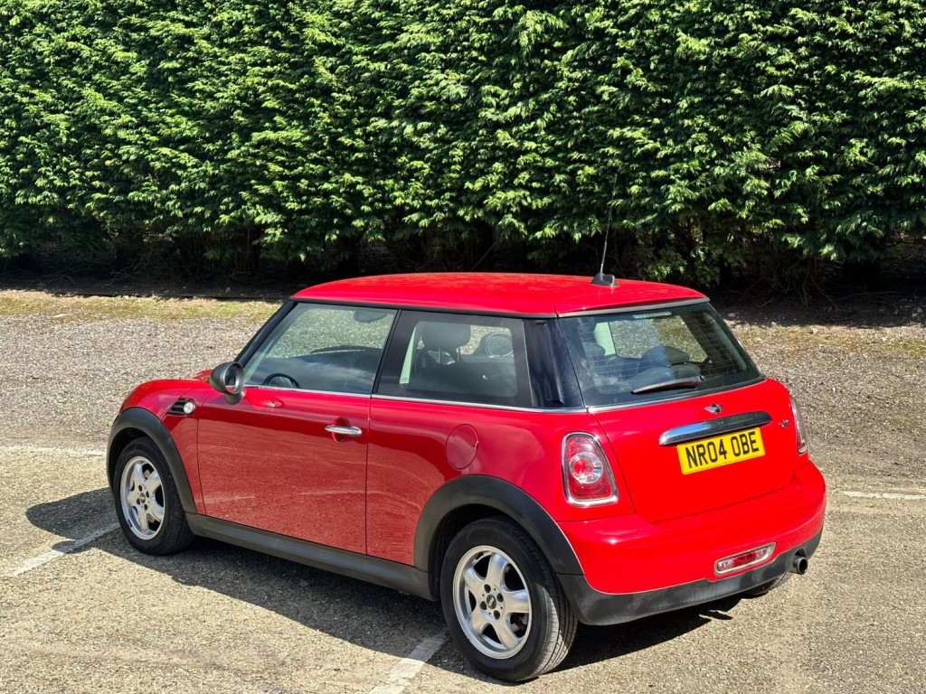MINI HATCH