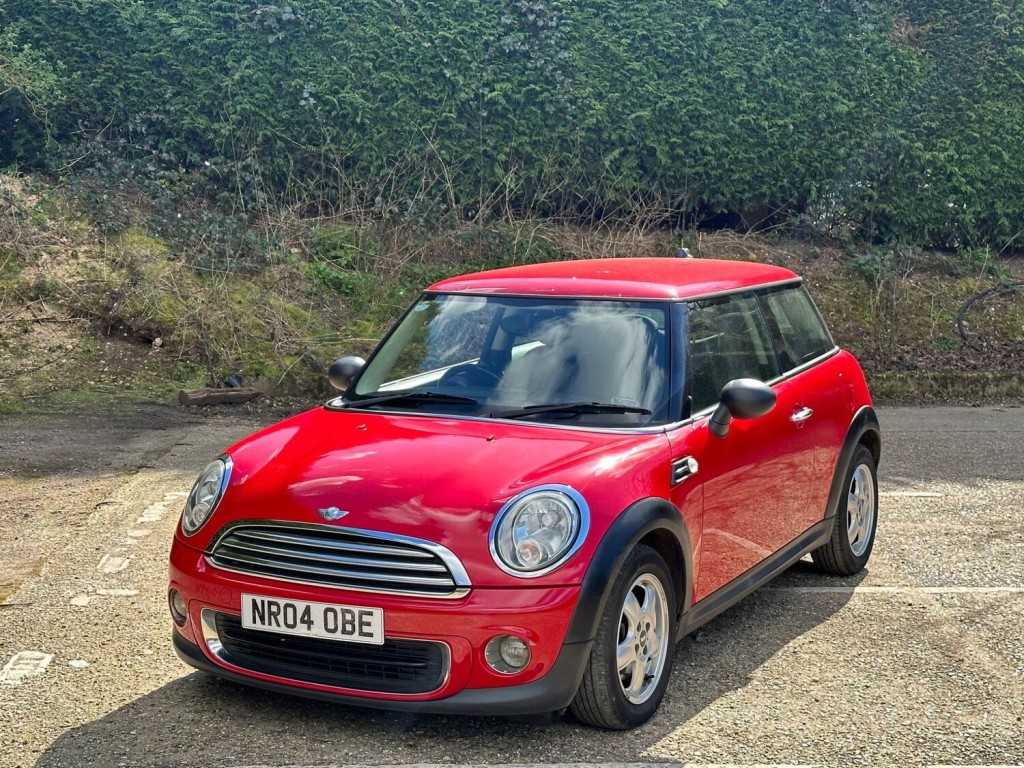MINI HATCH