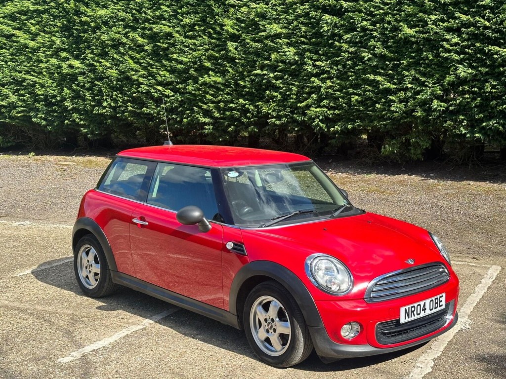 MINI HATCH