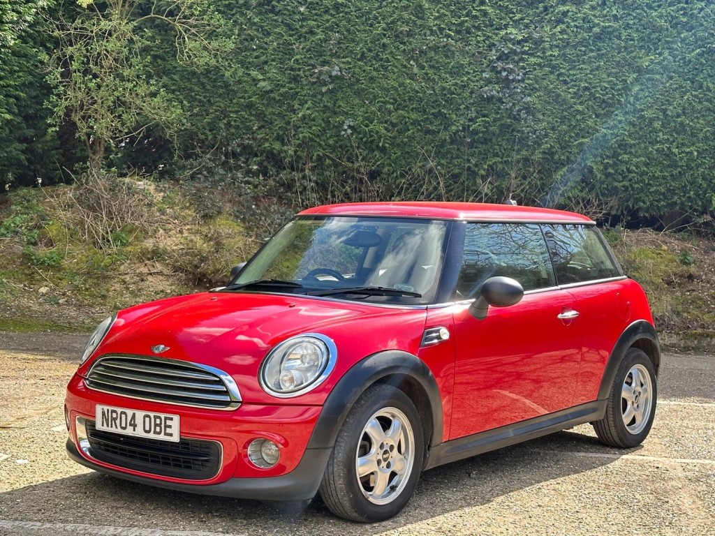 MINI HATCH