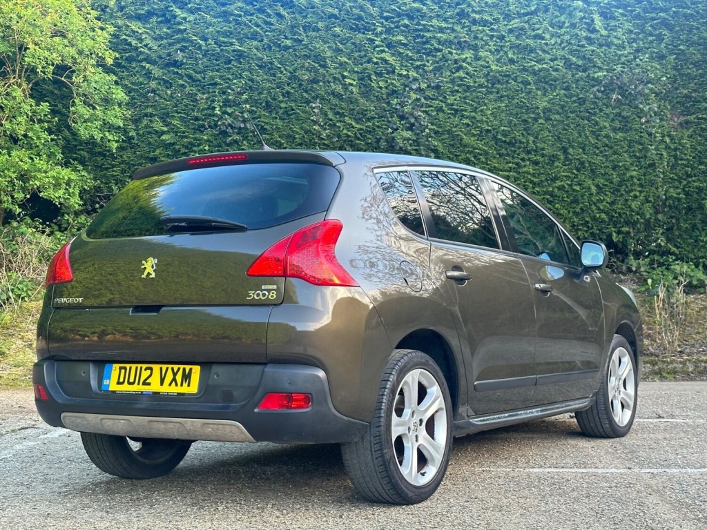 PEUGEOT 3008
