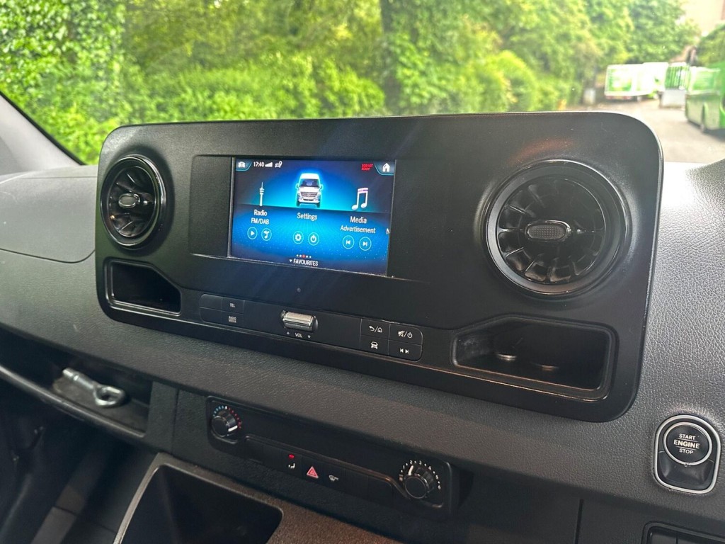 MERCEDES-BENZ SPRINTER