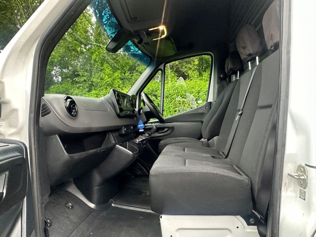 MERCEDES-BENZ SPRINTER