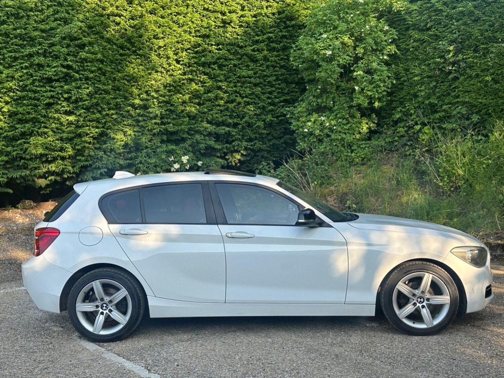 BMW 1 SERIES