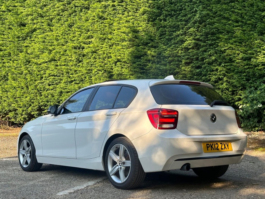 BMW 1 SERIES