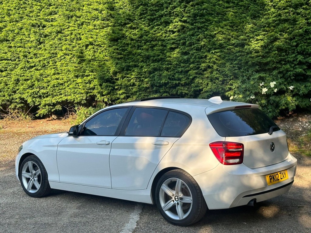 BMW 1 SERIES