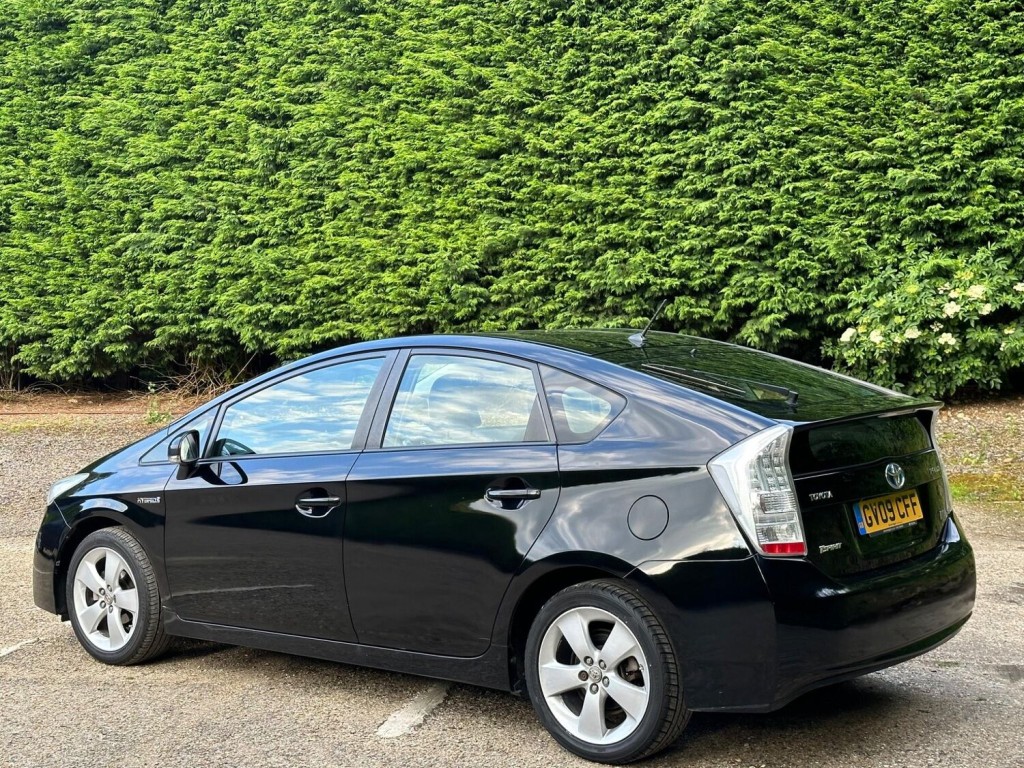 TOYOTA PRIUS