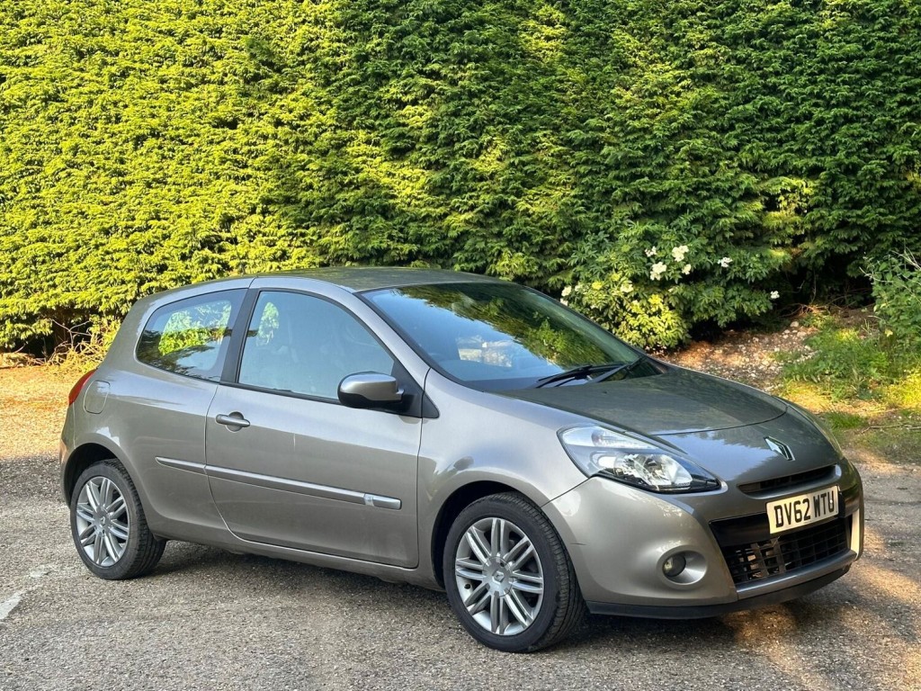View RENAULT CLIO 1.2 Dynamique TomTom Euro 5 3dr