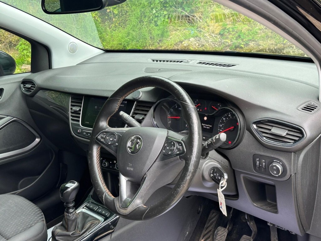 View VAUXHALL CROSSLAND X 1.2 Turbo GPF Tech Line Nav Euro 6 (s/s) 5dr