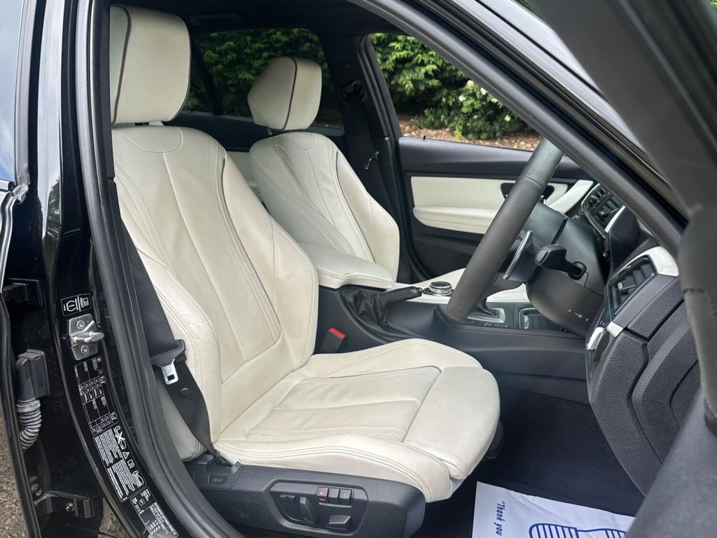 View BMW 3 SERIES 3.0 335d M Sport Auto xDrive Euro 6 (s/s) 4dr