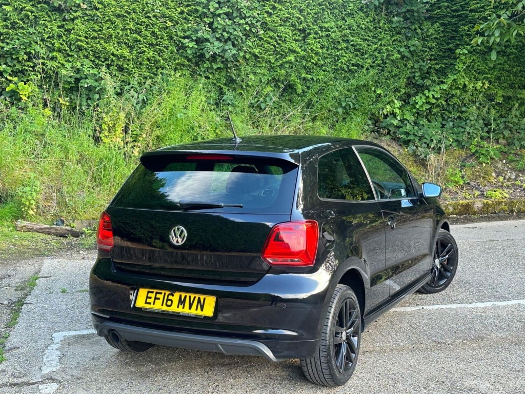 VOLKSWAGEN POLO