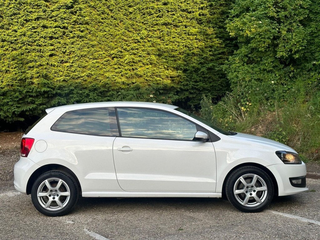 VOLKSWAGEN POLO