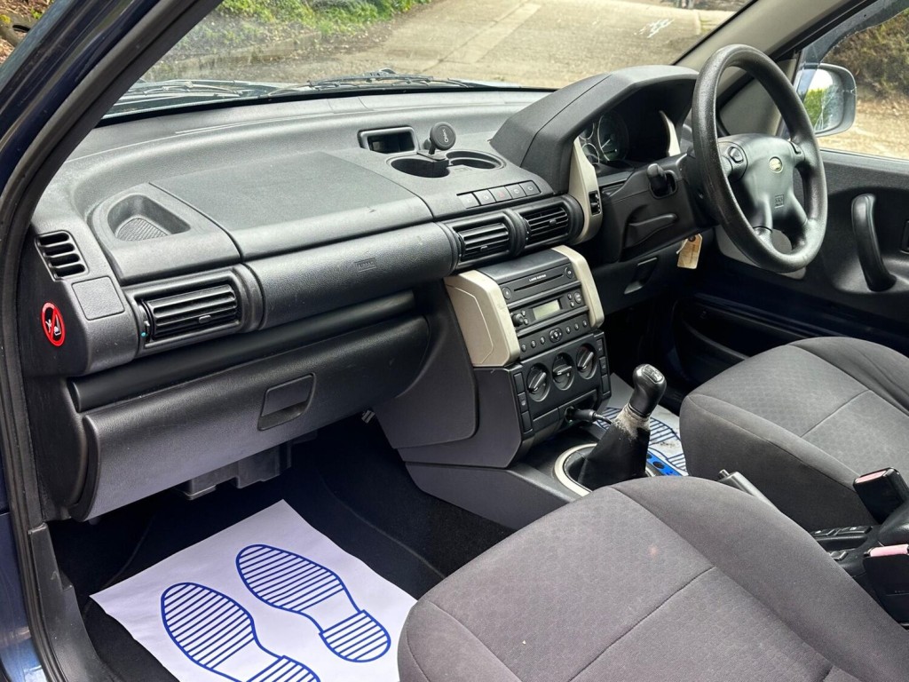 View LAND ROVER FREELANDER 1.8 XEi Special Edition Soft Top 3dr