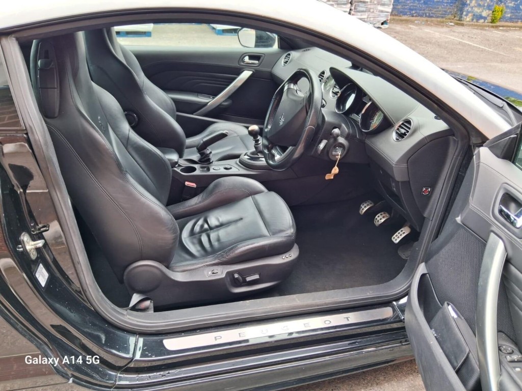 View PEUGEOT RCZ 2.0 HDi GT Euro 5 2dr