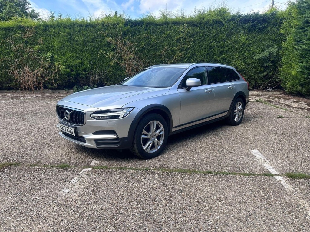 View VOLVO V90 CROSS COUNTRY 2.0 D4 Auto AWD Euro 6 (s/s) 5dr