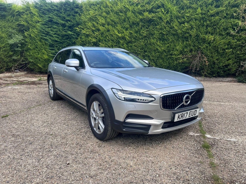 View VOLVO V90 CROSS COUNTRY 2.0 D4 Auto AWD Euro 6 (s/s) 5dr