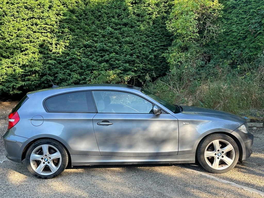BMW 1 SERIES