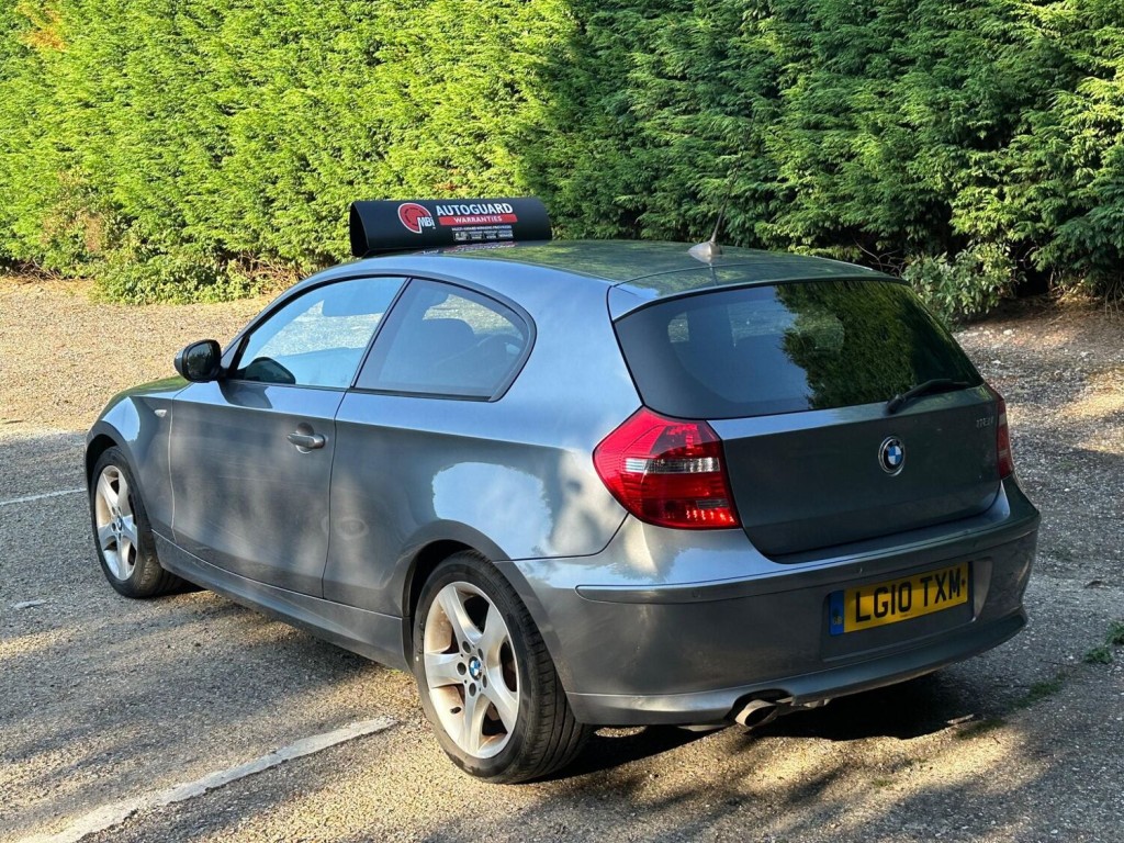 View BMW 1 SERIES 2.0 118i SE Euro 5 3dr